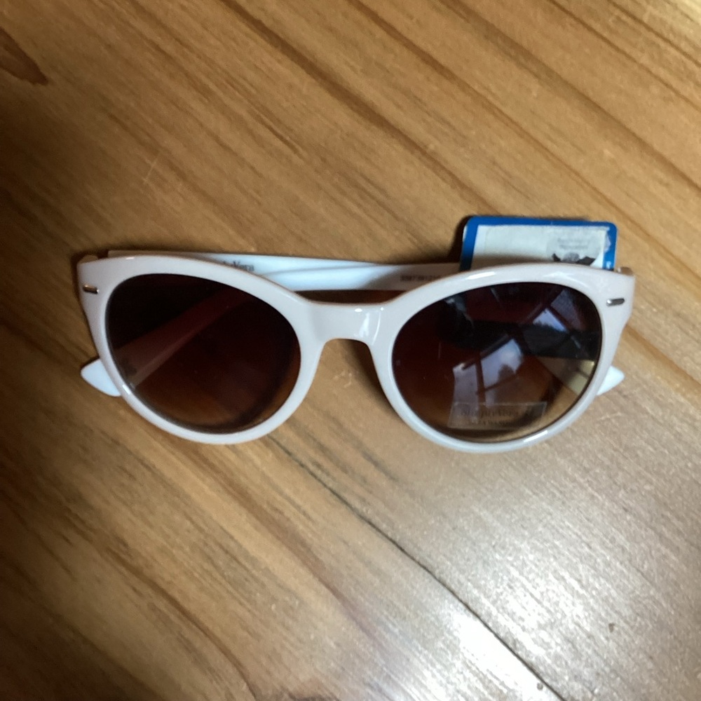 Vera Wang Sunglasses NWT